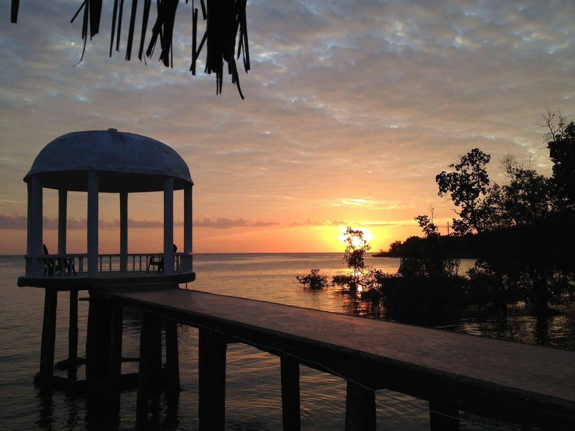 Thalassa Dive & Wellbeing Resort Manado Exterior photo